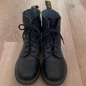 Dr. Marten PASCAL leather lace up boots - SUPER soft leather - size 6 - ADORABLE